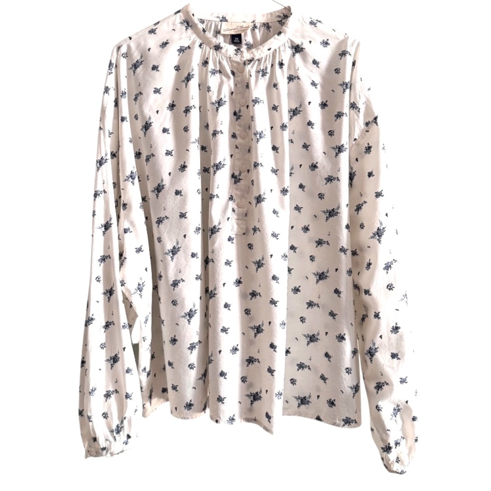 Universal Thread oversized XXL Swiss dot fabric cream and blue